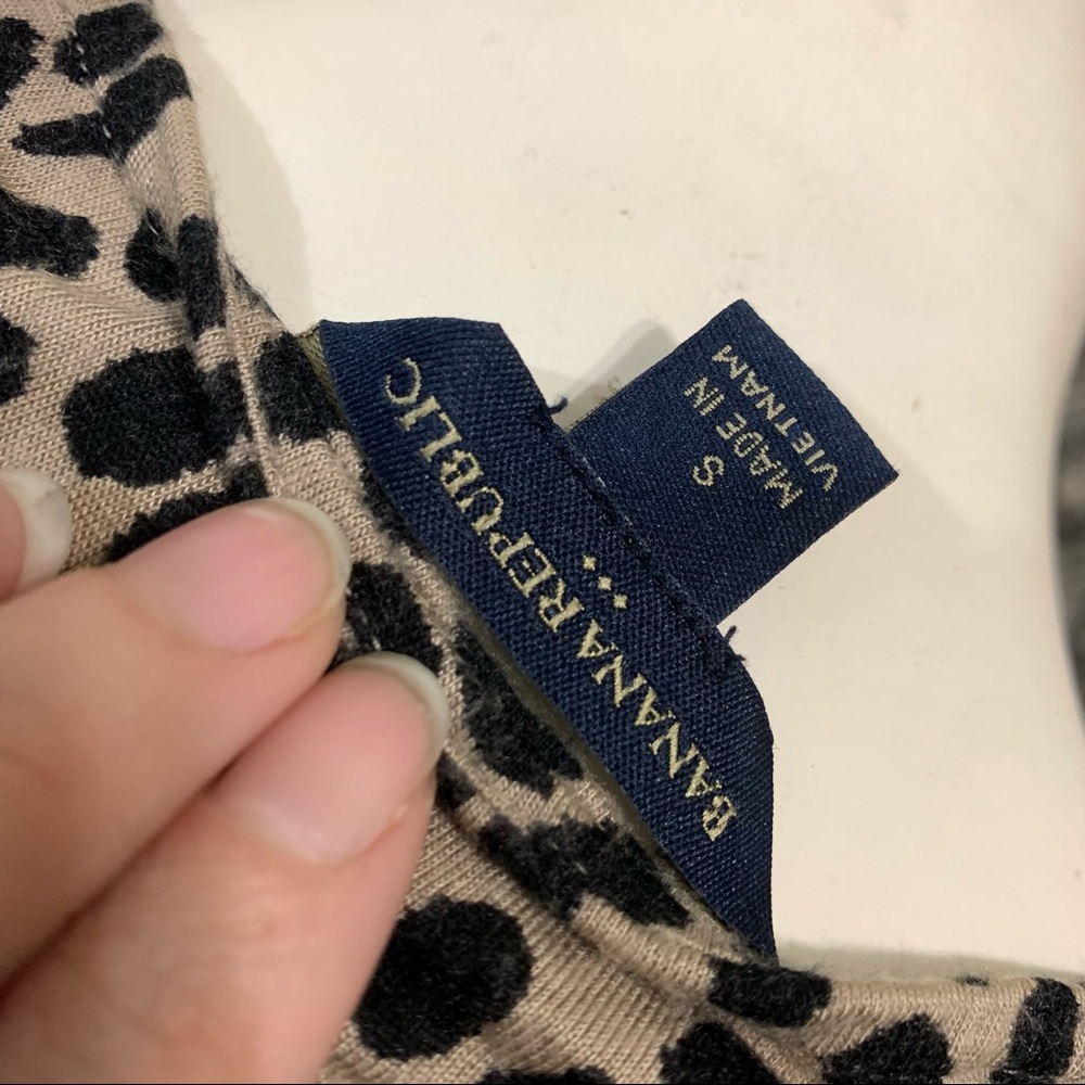Banana Republic cheetah print tie-up collar top S - Picture 5 of 5
